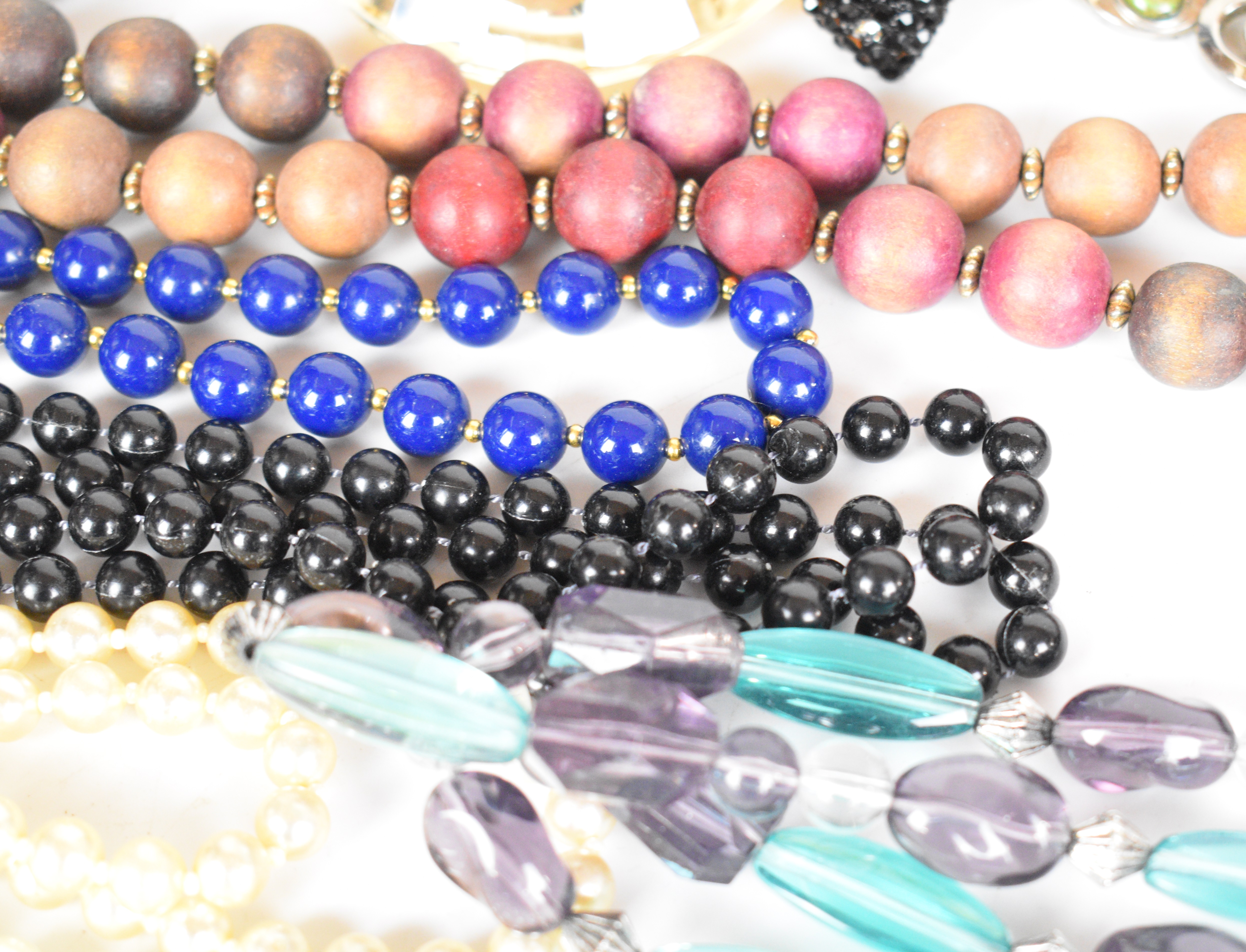 A collection of jewellery including silver ring, Kigu brooch, Swatch and other watches, vintage - Image 3 of 10