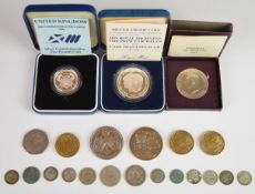 Royal Mint 1981 proof silver crown together with a 1986 silver £2 coin, weight of both 44g, cased