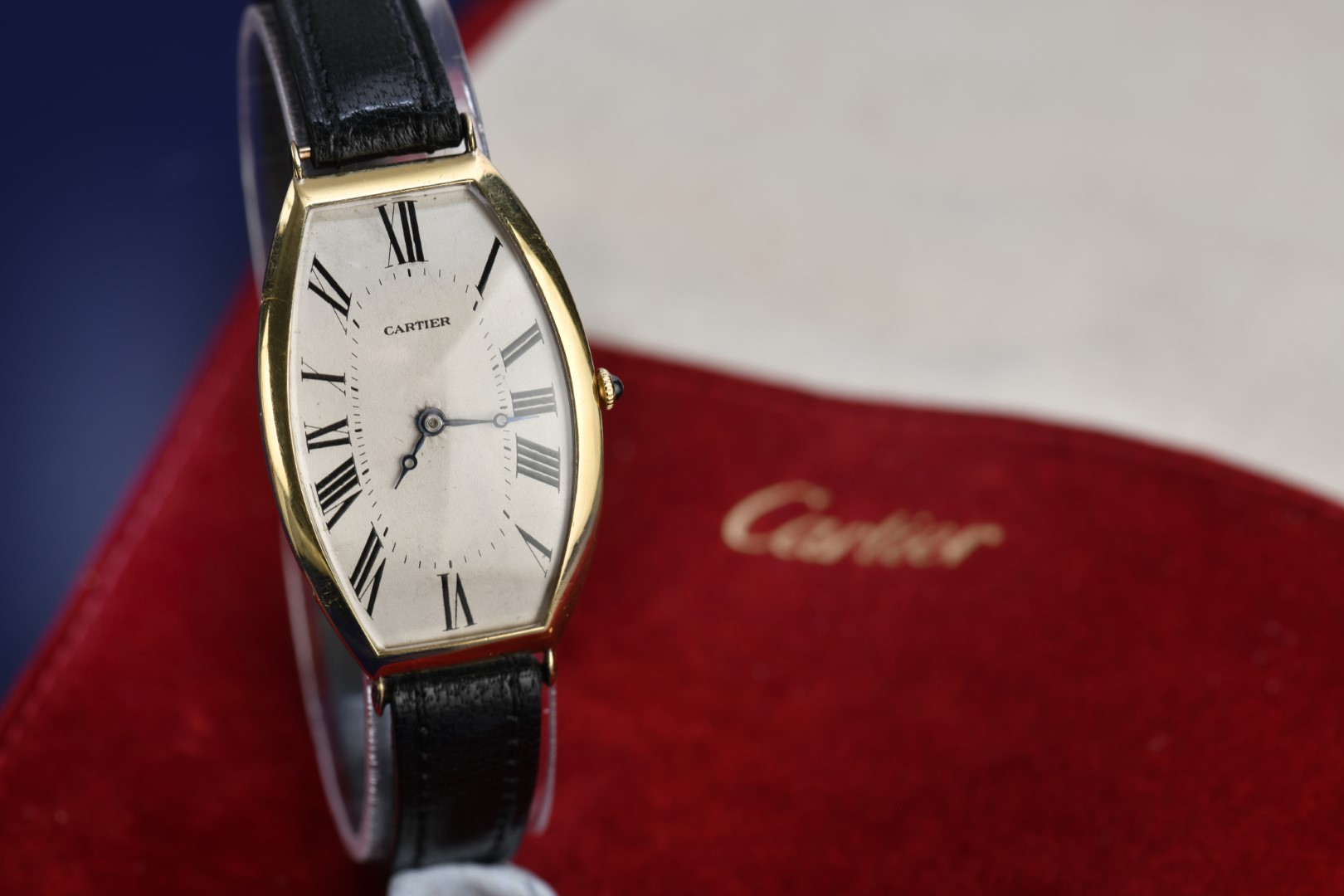 Cartier Tonneau 18ct gold gentleman's wristwatch with blued Breguet hands, silver dial, sapphire set - Image 2 of 14