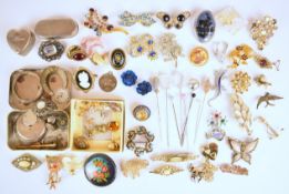 A collection of jewellery including silver signet ring, vintage brooches including silver Mizpah and