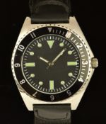 French Navy military style gentleman's wristwatch with luminous hands and hour markers, fixed bezel,