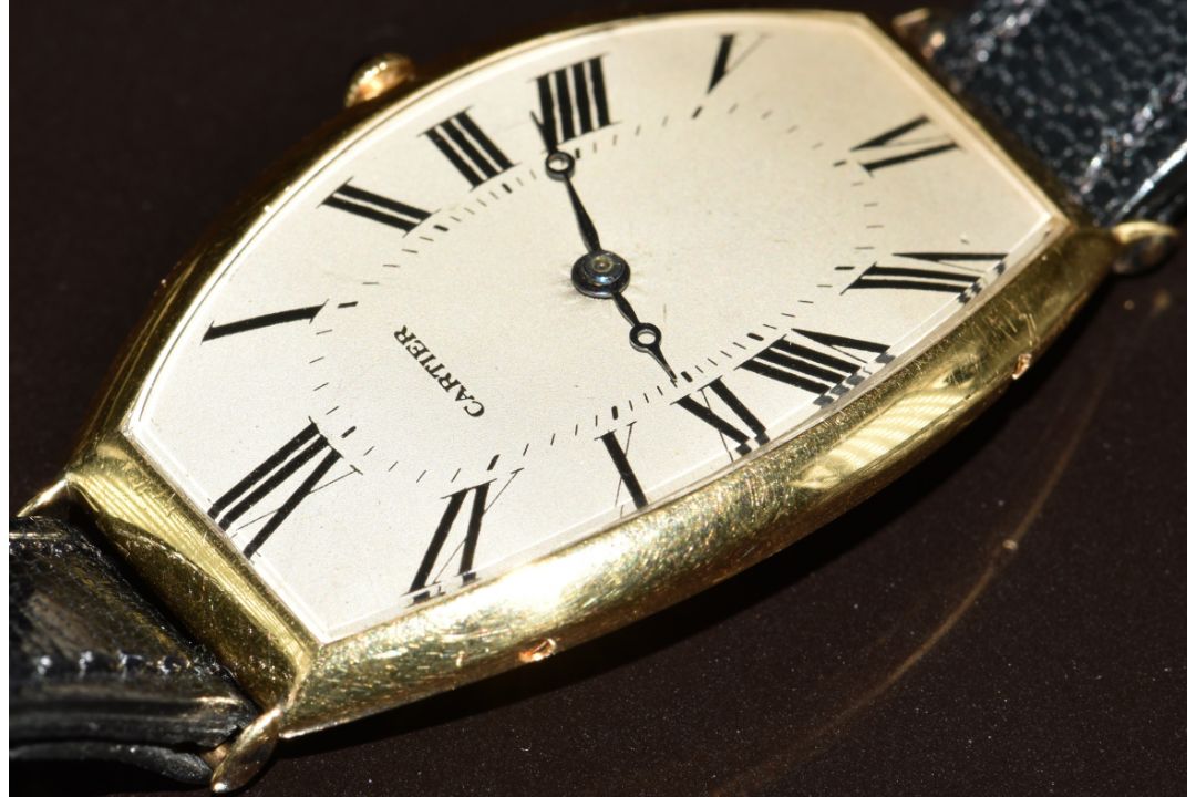 Cartier Tonneau 18ct gold gentleman's wristwatch with blued Breguet hands, silver dial, sapphire set - Image 8 of 14