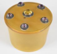 Horn dressing table pot set with a citrine and amethysts, diameter 7.5cm