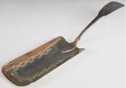 Georgian hallmarked silver fiddle pattern fish server, London 1807, maker Thomas Johnson, length