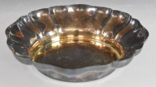 Elizabeth II feature hallmarked silver bowl with lobed decoration, Chester 1962, maker's mark EB S