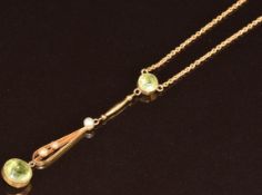 Edwardian 9ct gold necklace set with two round cut peridot and seed pearls, 2.4g, 41cm