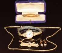 Victorian 9ct gold brooch (Birmingham 1890, 2.1g), 9ct gold Edwardian brooch (Birmingham 1905, 3.