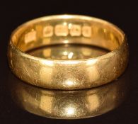 A 22ct gold wedding band / ring, 5.1g, size O/P