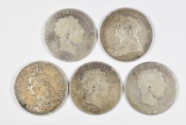 Five Georgian and Victorian crowns to include 1818, 1820, 1889 and 1900, weight 136g