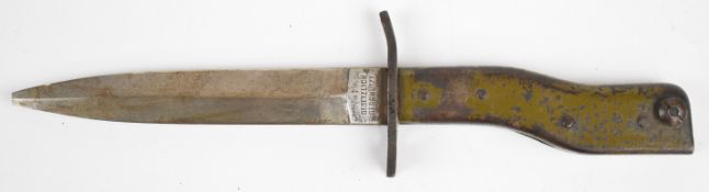 German WW1 'crank handled' trench knife bayonet with Gesetzlich Geschutzt to one side of the ricasso