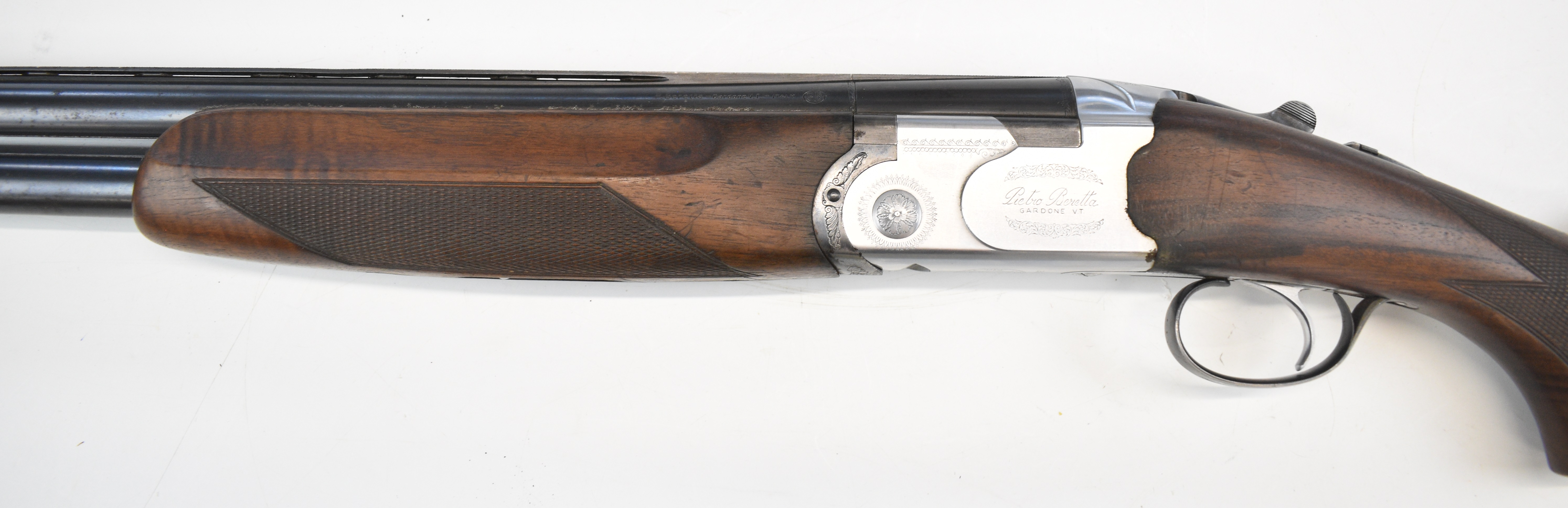 Beretta S685E 12 bore over and under ejector shotgun with engraved lock, underside, trigger guard, - Image 5 of 50