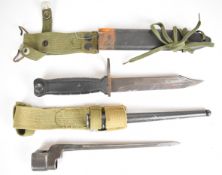 British No4 MkIII spike bayonet with 20cm blade, scabbard and frog, together with another bayonet