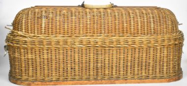 Vintage wicker salmon fish creel with removable domed top carrying handle and solid wood base, W79 x