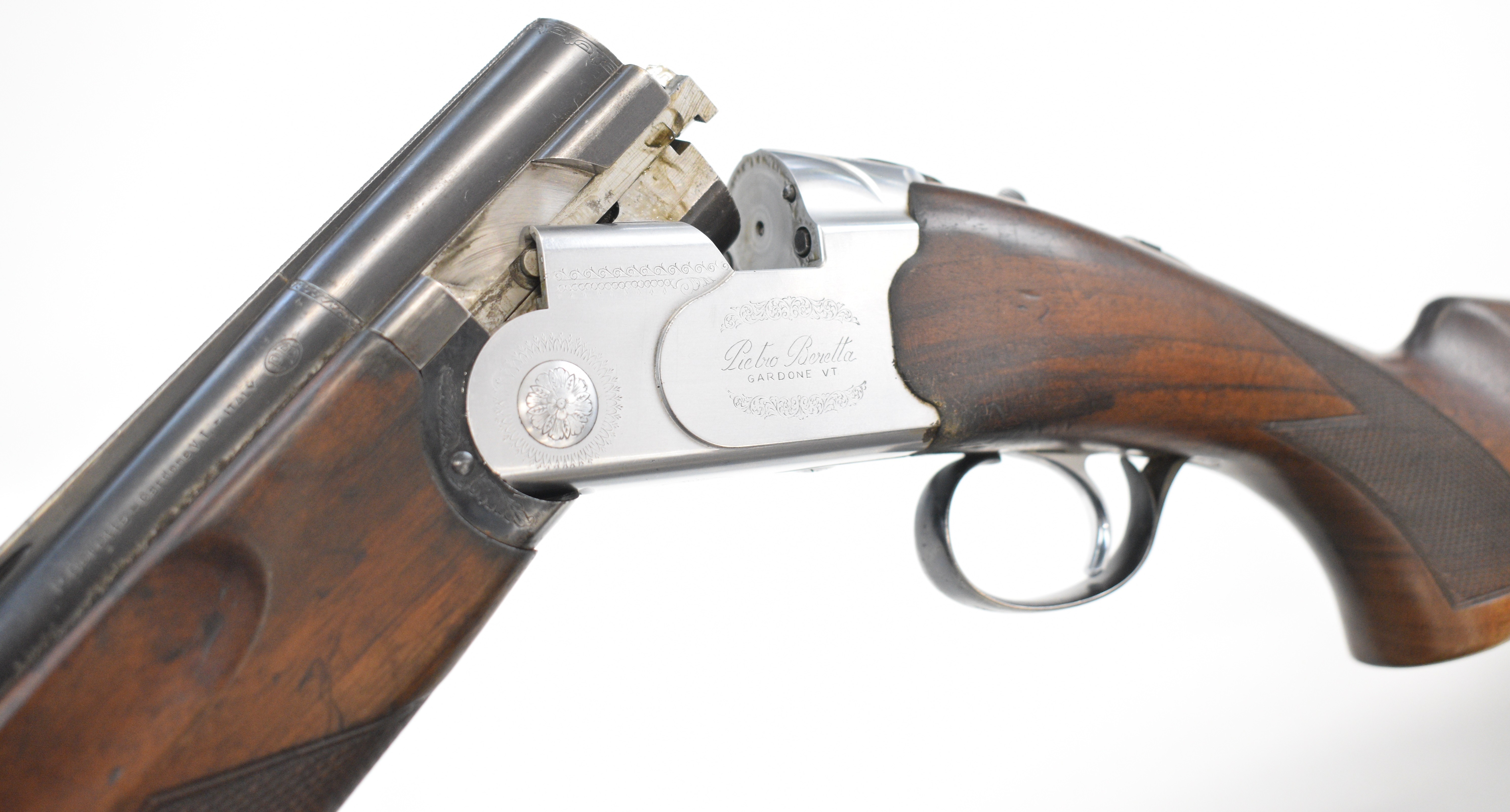 Beretta S685E 12 bore over and under ejector shotgun with engraved lock, underside, trigger guard, - Image 48 of 50