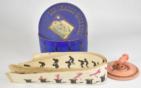 Late 19th century French Zoetrope wheel labelled 'Les Images Vivantes - Petites Tableaux Animes,