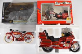Four 1:6 scale diecast model motorbikes by Guiloy, Newray and similar comprising Custom American