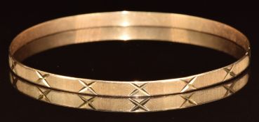 Iranian yellow metal bangle with cross decoration, 6.7g, 6.5cm