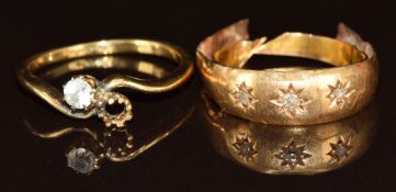An 18ct gold ring (damaged) and an 18ct gold ring mount (stones missing), 4.3g