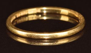A 22ct gold wedding band/ ring, Birmingham 1933, 2.3g, size R