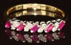 An 18ct gold ring set with rubies and diamonds, 2.8g, size R