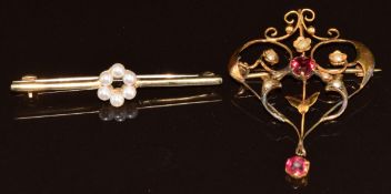 A 9ct gold brooch set with pearls and an Edwardian 9ct gold pendant/ brooch set with paste and split