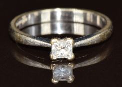 An 18k white gold ring set with a princess cut diamond of approximately 0.2ct, 2.3g, size I