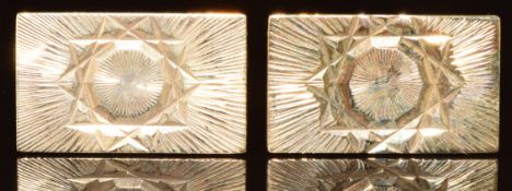 A pair of 9ct gold cufflinks with star decoration, 8.7g