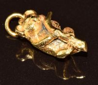 A 9ct gold pendant/ charm in the form of a koala, 3.2g, 1.8cm