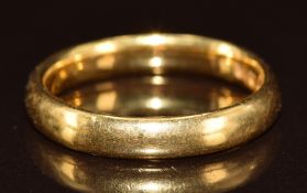 A 22ct gold wedding band/ ring, 3.8g, size J