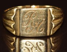 An 18ct gold signet ring, 7g (band has been cut)