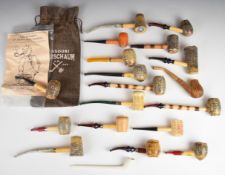Eighteen Missouri Meerschaum and treen corncob style smoking pipes, all appear new / unused