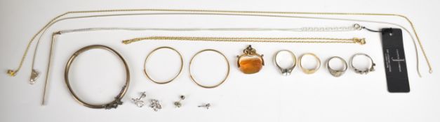 A collection of jewellery including 9ct gold signet ring (1.2g, size M), two silver rings, two 9ct