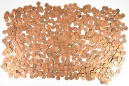 Approximately 850 India 1931 one twelfth Anna coins, weight 442g