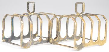 Pair of Elkington & Co. Art Deco style hallmarked silver five bar toast rack, Birmingham 1960,