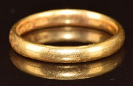 A 22ct gold wedding band/ ring, Birmingham 1936, 3.9g, size N
