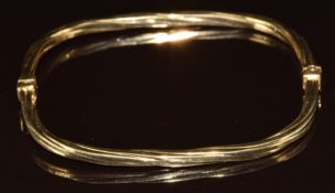 A 9ct gold rectangular twisted bangle, 5.4g, 5.2 x 5.8cm
