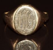 A 9ct gold signet ring, 5.5g, size V