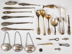 Hallmarked silver items comprising set of three bottle tickets for Gin, Whisky and Brandy,