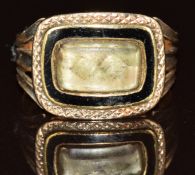 Georgian 9ct gold mourning ring, the locket compartment set with plaited hair within a black