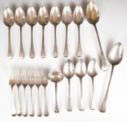 Georgian hallmarked silver canteen of Old English pattern cutlery comprising ten table spoons, six