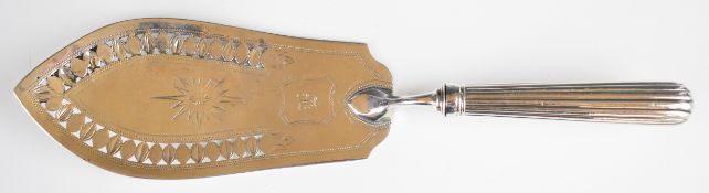 Georgian hallmarked silver serving slice, London 1791, maker Henry Chawner, length 31cm, weight 177g
