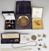 A collection of jewellery including yellow metal Masonic sphere charm folding out to reveal