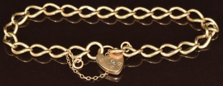 A 9ct gold bracelet with 9ct gold heart padlock clasp, 13.8g, 20cm