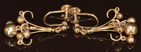 A pair of 9ct gold earrings in a chandelier style, 4.7g, 3cm