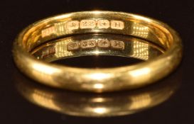A 22ct gold wedding band/ring, Birmingham 1932, 5.3g, size R