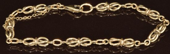 A 9ct gold bracelet, 9.3g, 19.5cm