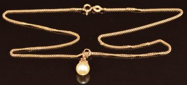 A 9ct gold pendant set with a pearl, on 9ct gold chain, 4.5g, 40cm