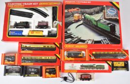 Hornby 00 gauge model railway items to include a GWR Freight Train Set, GWR Hall Class 4-6-0 '