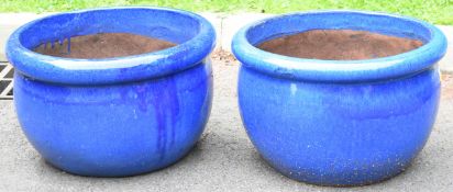 Near pair of blue jardinières / garden planters, diameter 48cm, height 31cm