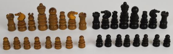 Lund pattern or similar chess set in boxwood and ebony, height of king 8cm.
